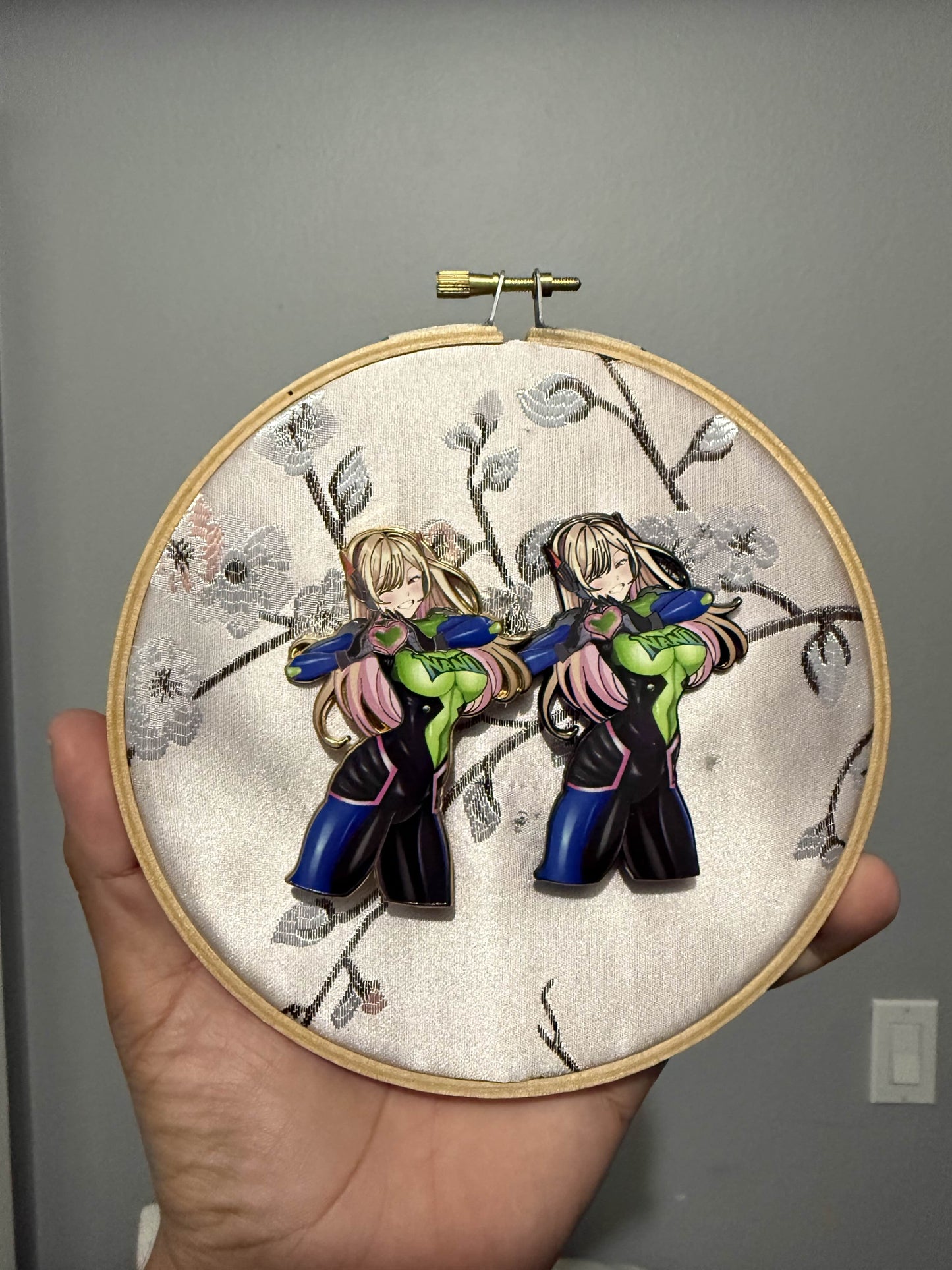 (In-Hand) UV DVA Marin Pins